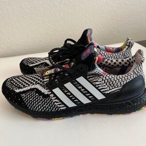 Adidas Men’s Ultraboost 5.0 DNA - Size 11
NWT